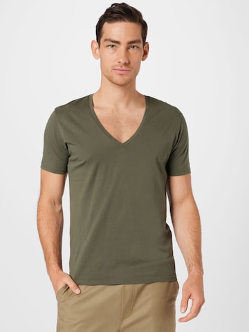 DRYKORN Тениска 'QUENTIN' в зелено: отпред