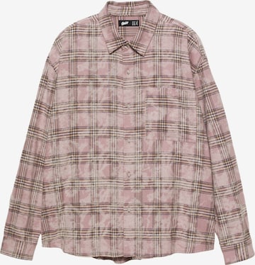 Pull&Bear Comfort Fit Paita värissä vaaleanpunainen: etupuoli