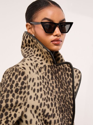 Lipsy Mantel in Braun