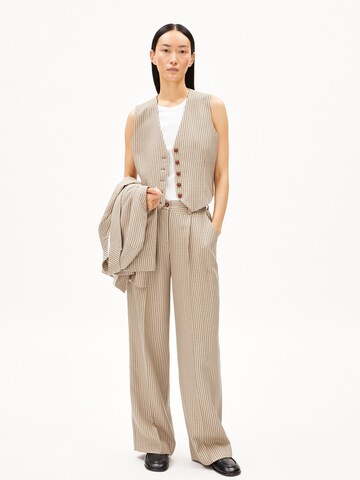 Wide Leg Pantalon à plis 'Maali' ARMEDANGELS en beige