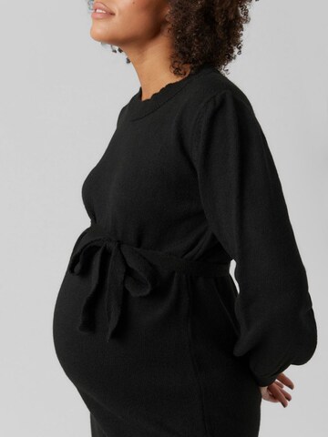 Robes en maille 'NEWANNE' MAMALICIOUS en noir