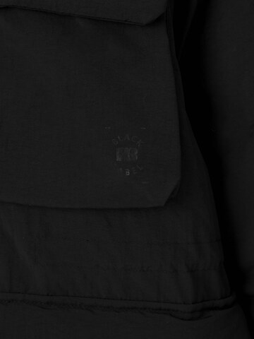 Giacca di mezza stagione di Pull&Bear in nero