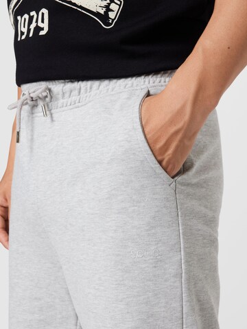 !Solid Regular Broek 'Brenden' in Grijs
