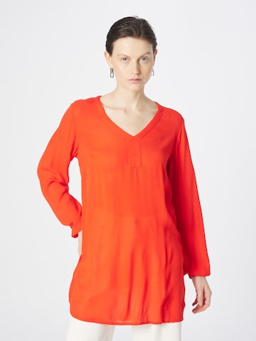 KAFFE CURVE Tunic 'Amber' in Red: front