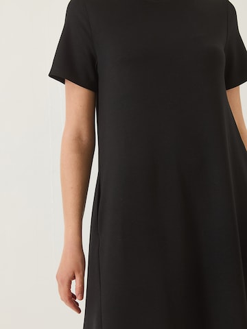 Bianco Lucci Šaty - Čierna