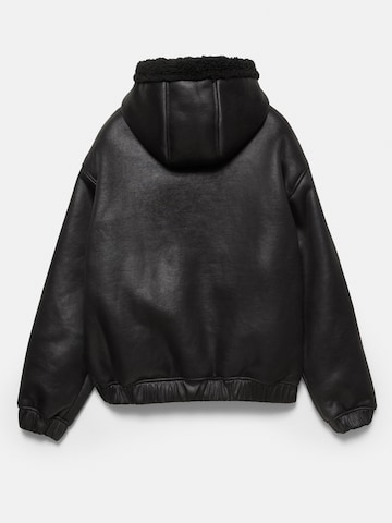 Pull&Bear Prehodna jakna 'STWD' | črna barva