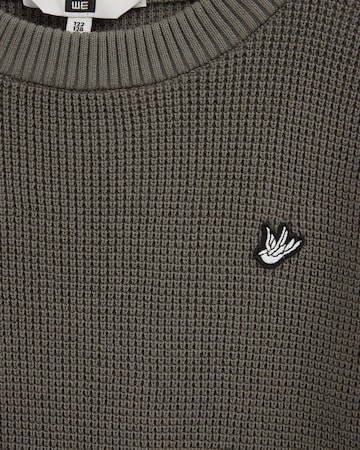 WE Fashion Sweater in Green
