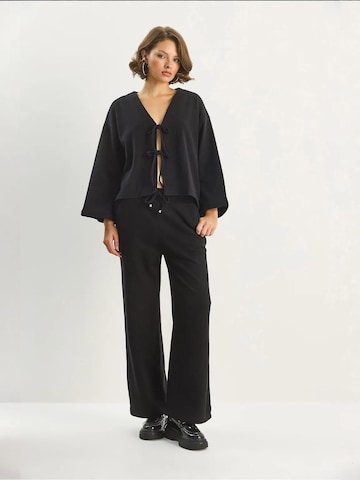 Bianco Lucci Broekpak in Zwart: voorkant