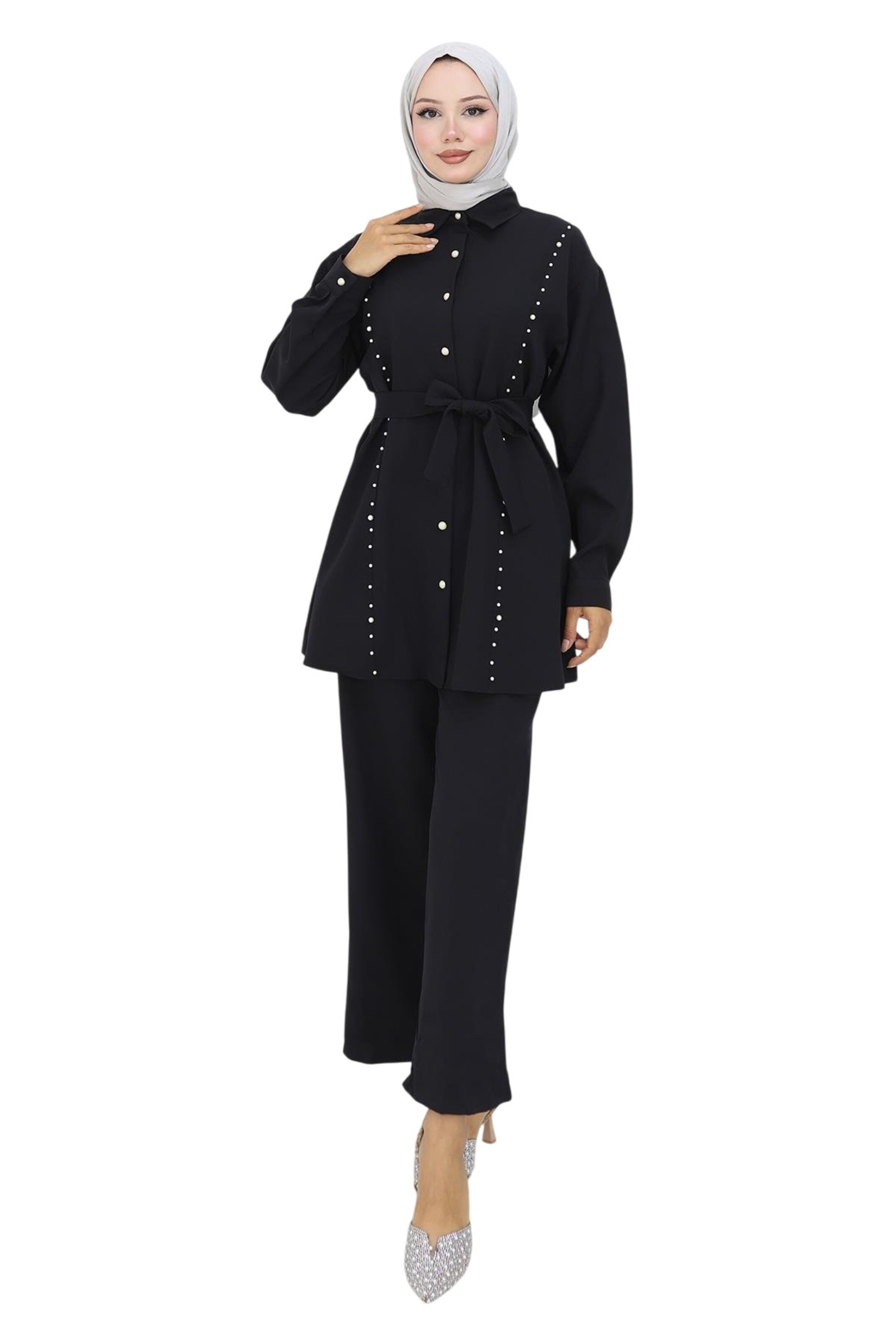 MODAMIHRAM Pantsuit in Black: front