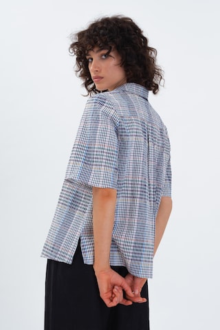 Aligne Blouse 'Frenchie Resort' in Blauw