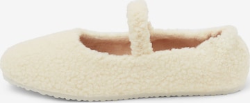 CALZEDONIA Slippers in White: front
