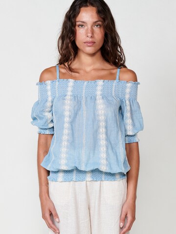 KOROSHI Blouse in Blue: front