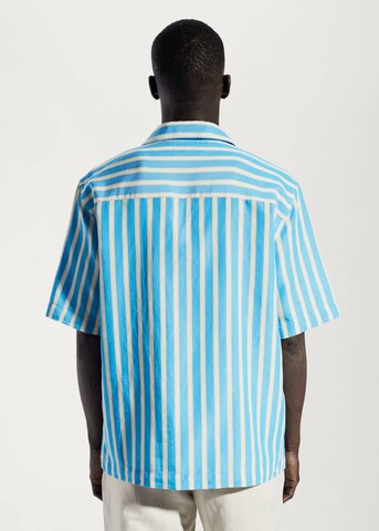 Coupe regular Chemise 'ESTRENC' MANGO MAN en bleu