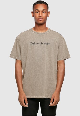 Merchcode Shirt ' Peanuts - Life on the edge' in Bruin: voorkant