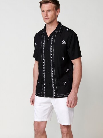 KOROSHI Regular fit Button Up Shirt in Black