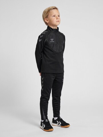 Hummel Slimfit Sporthose in Schwarz