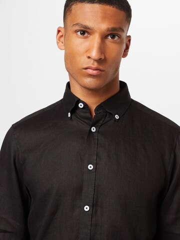s.Oliver - Regular Fit Camisa em preto
