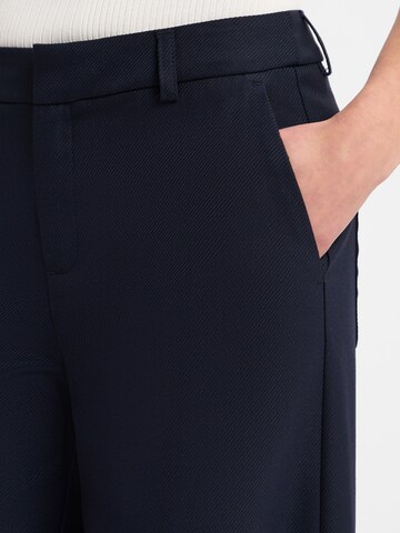 Marie Lund Slim fit Pleat-Front Pants in Blue
