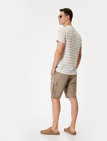 Koton Regular Shorts in Braun