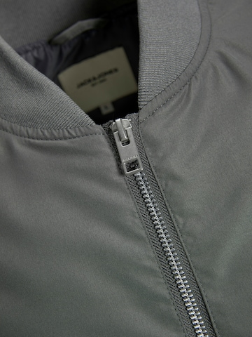 JACK & JONES Φθινοπωρινό και ανοιξιάτικο μπουφάν 'JWHMASH' σε γκρι