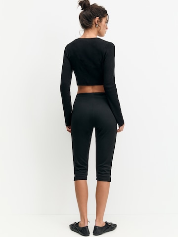 Geacă tricotată de la Pull&Bear pe negru