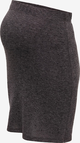 Only Maternity Rock 'OLMAmalie' in Schwarz: Vorderseite