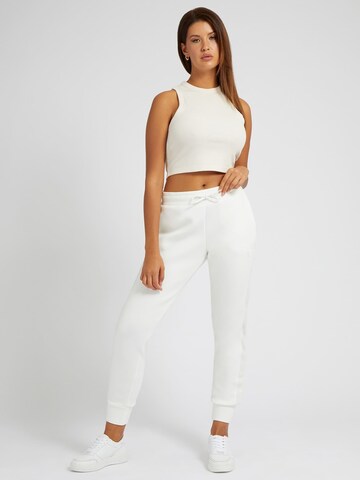 Effilé Pantalon 'Allie' GUESS en blanc