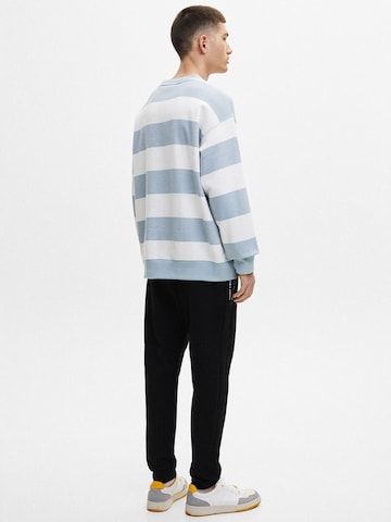 Pull&Bear Regular Trousers in Black