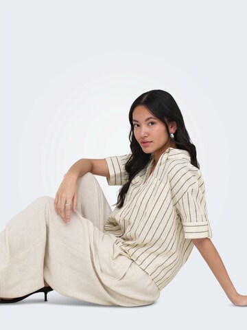 ONLY Pusero 'ONLTIZANA' värissä harmaa