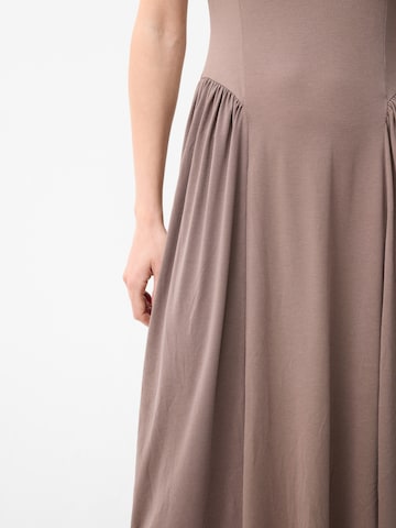 adl Dress in Brown