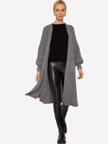 SASSYCLASSY Oversized takki värissä harmaa: edessä