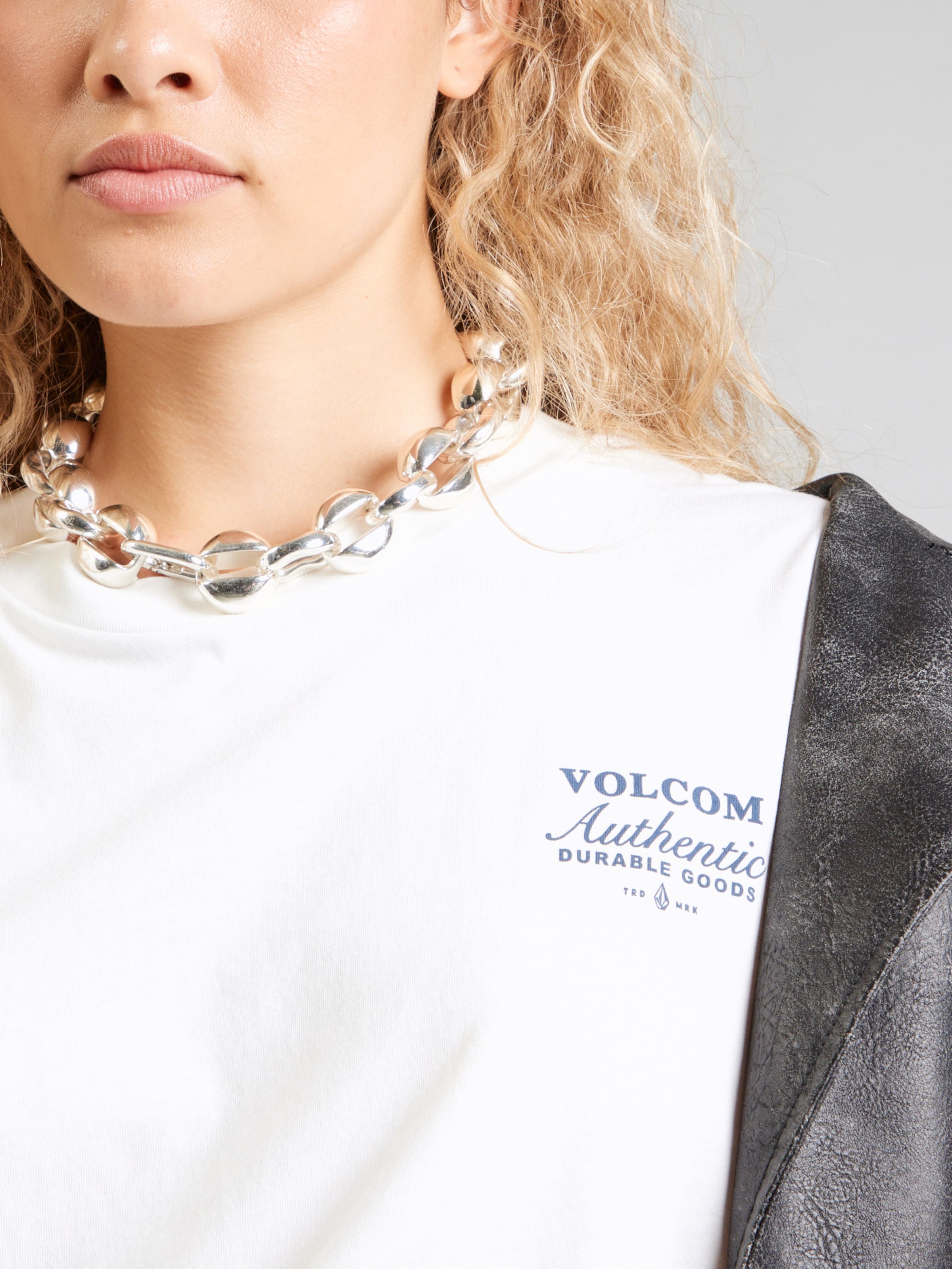 STONES THROW❗️ Volcom Tricou 'STONES THROW' pe Alb | ABOUT YOU
