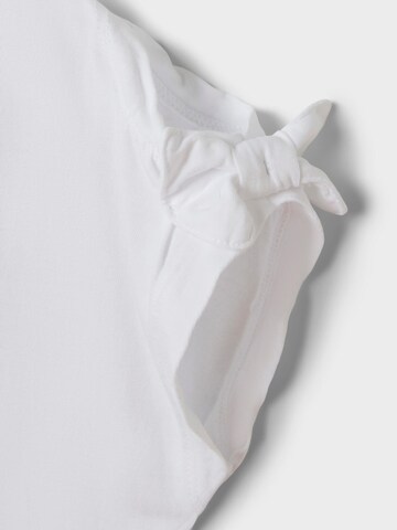 Tricou 'Zaren' de la NAME IT pe alb