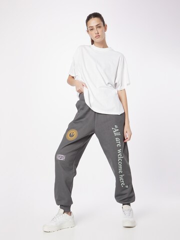 Tapered Pantaloni sport de la Reebok pe gri