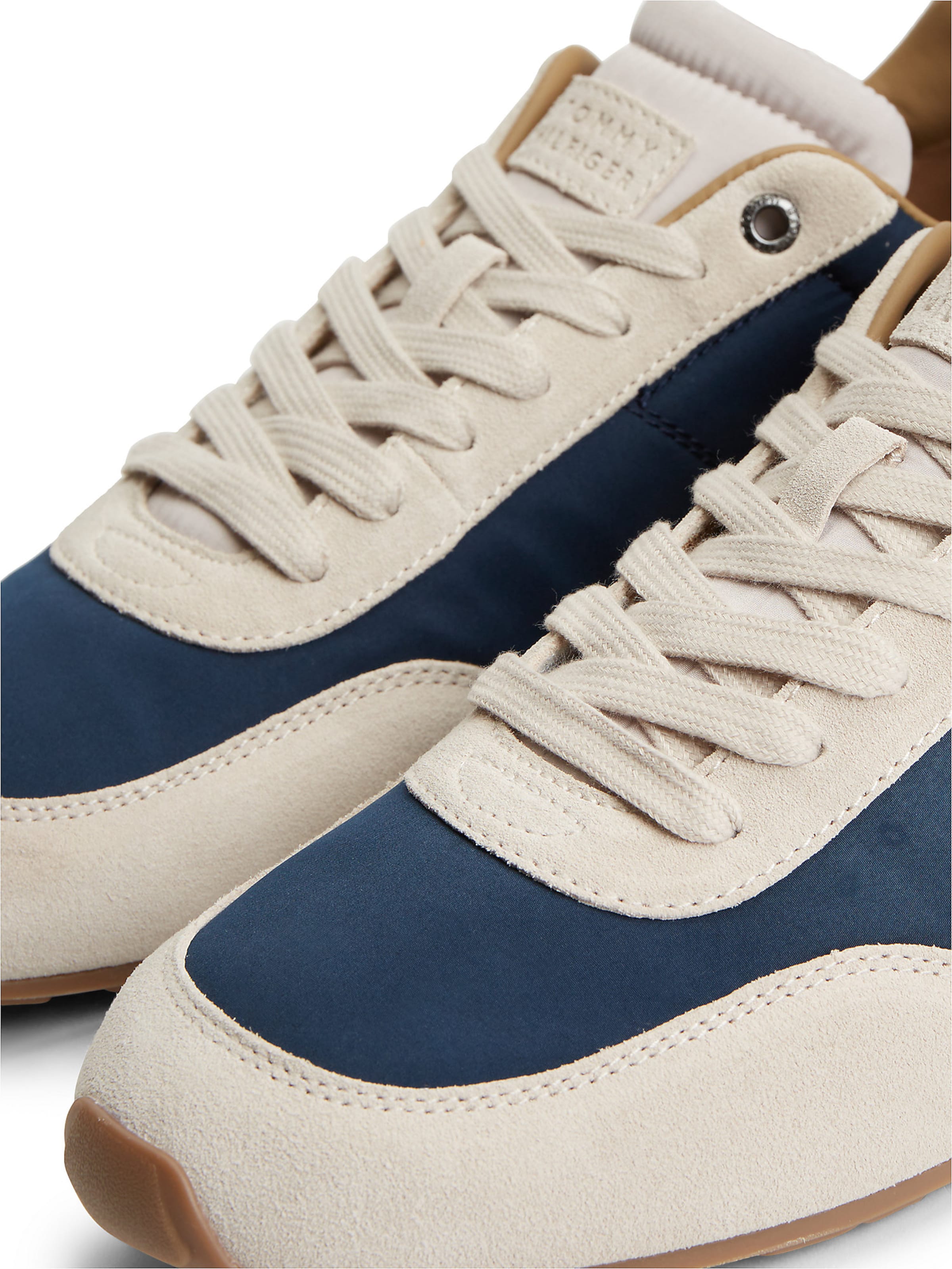 TOMMY HILFIGER Sneaker in Weiß