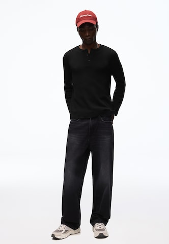 T-Shirt Bershka en noir