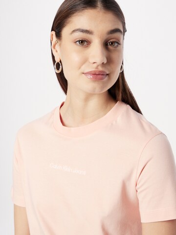 T-shirt Calvin Klein Jeans en rose