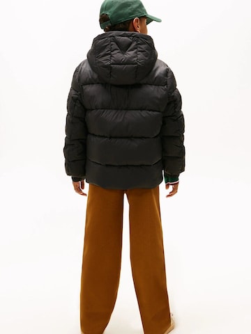 TOMMY HILFIGER Winterjacke in Schwarz