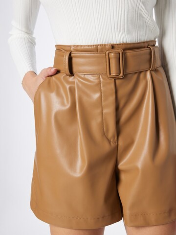 HUGO - regular Pantalón plisado 'Halipo' en marrón