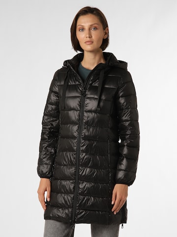 Marie Lund Winter Coat in Black: front