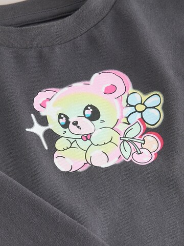 Next Shirt in Grau