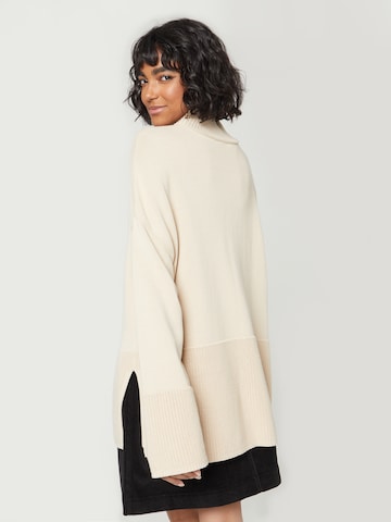 A LOT LESS Pullover 'Charlize' in Beige