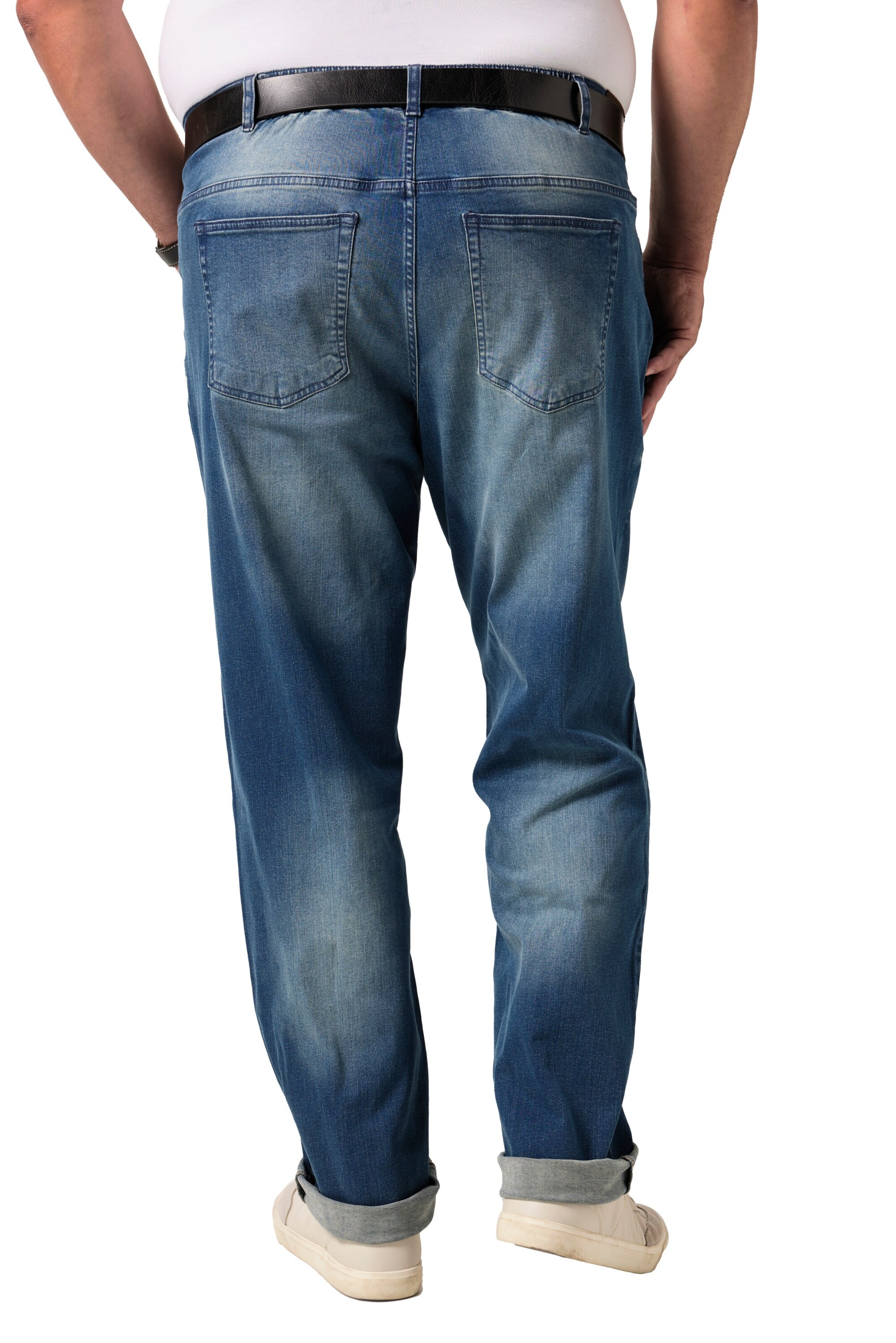 Men Plus Tapered Jeans in Bruin