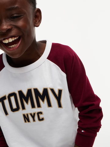 balta TOMMY HILFIGER Marškinėliai 'VARSITY'