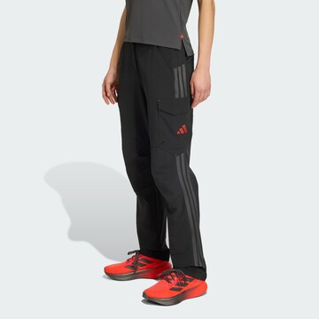 Loosefit Pantaloni sportivi 'Audi Formula One Team' di ADIDAS PERFORMANCE in nero: frontale