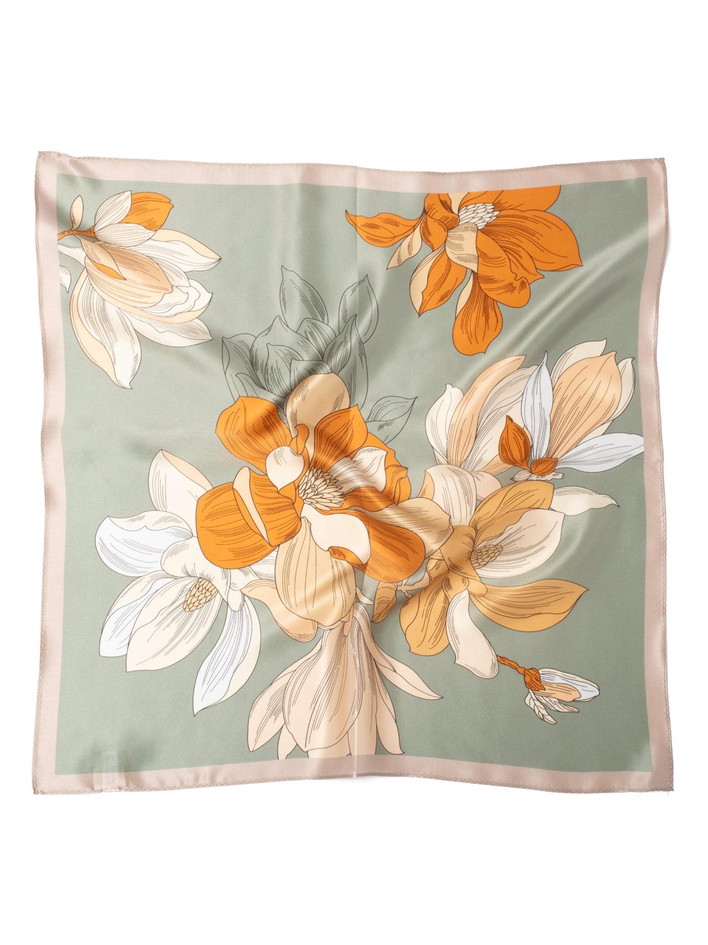 MayTree Scarf 'Seidentuch Premium blühende Magnolien' in Green: front