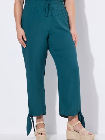 Ulla Popken Loosefit Hose in Grün: Vorderseite
