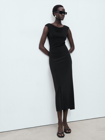 MANGO Šaty 'BACKLESS' – černá