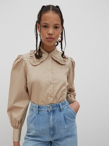 EDITED Bluse 'Romine' (GOTS) in Beige: Vorderseite