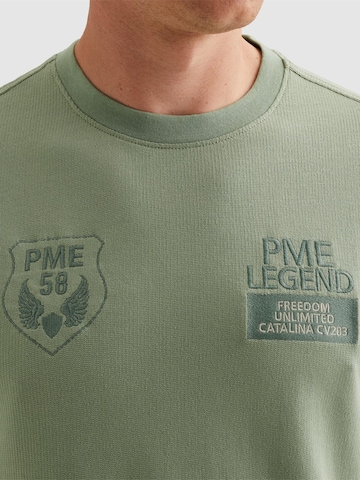 Maglietta 'T-shirt in jersey with multiple badges' di PME Legend in verde